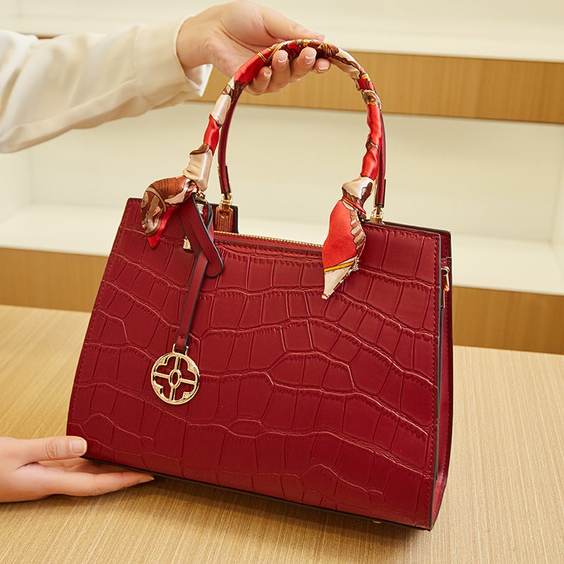 Red Bag Female Niche Crocodile Pattern 2024 Bridal Handbag High-Grade Large Capacity Mother Wedding Bag Gift - Image 2