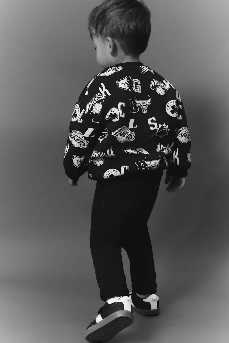 اتش اند ام بلوزة بطبعة مميزة