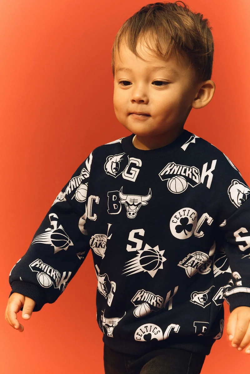 اتش اند ام بلوزة بطبعة مميزة