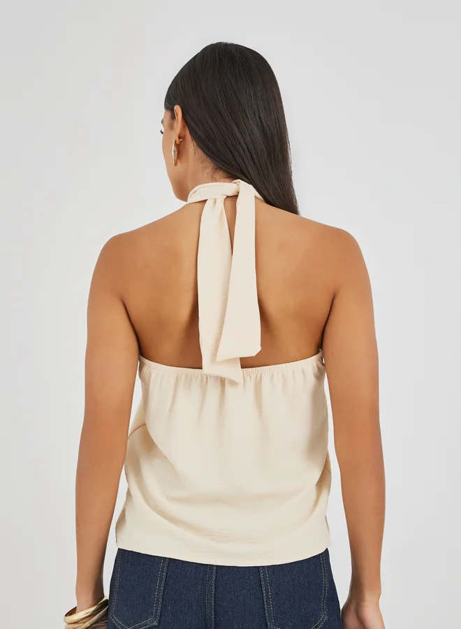 Styli Styli Plain Twist Detail Halter Neck Cami Top