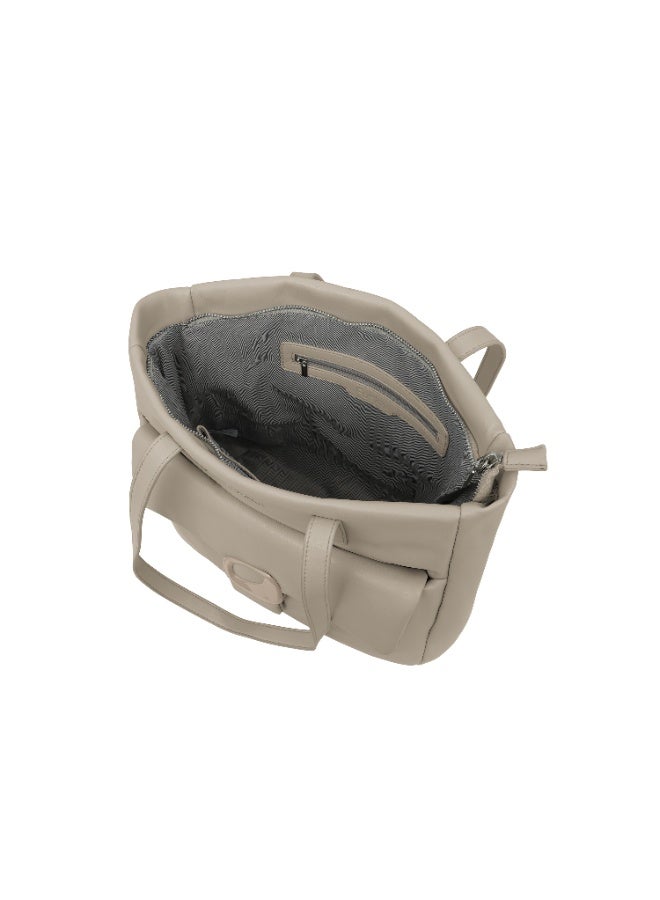 فوسكا شنطة Foska يد كبيرة (توت) وكتف نسائية للعمل – جيب أمامي بقفل مميز لون بيج فاتح – مقاس 36x31 سم - Image 5