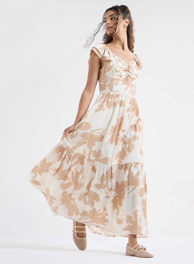 سبلاش فيڤ فستان طويل بياقة سويت هارت وأكمام منفوخة وطبعات