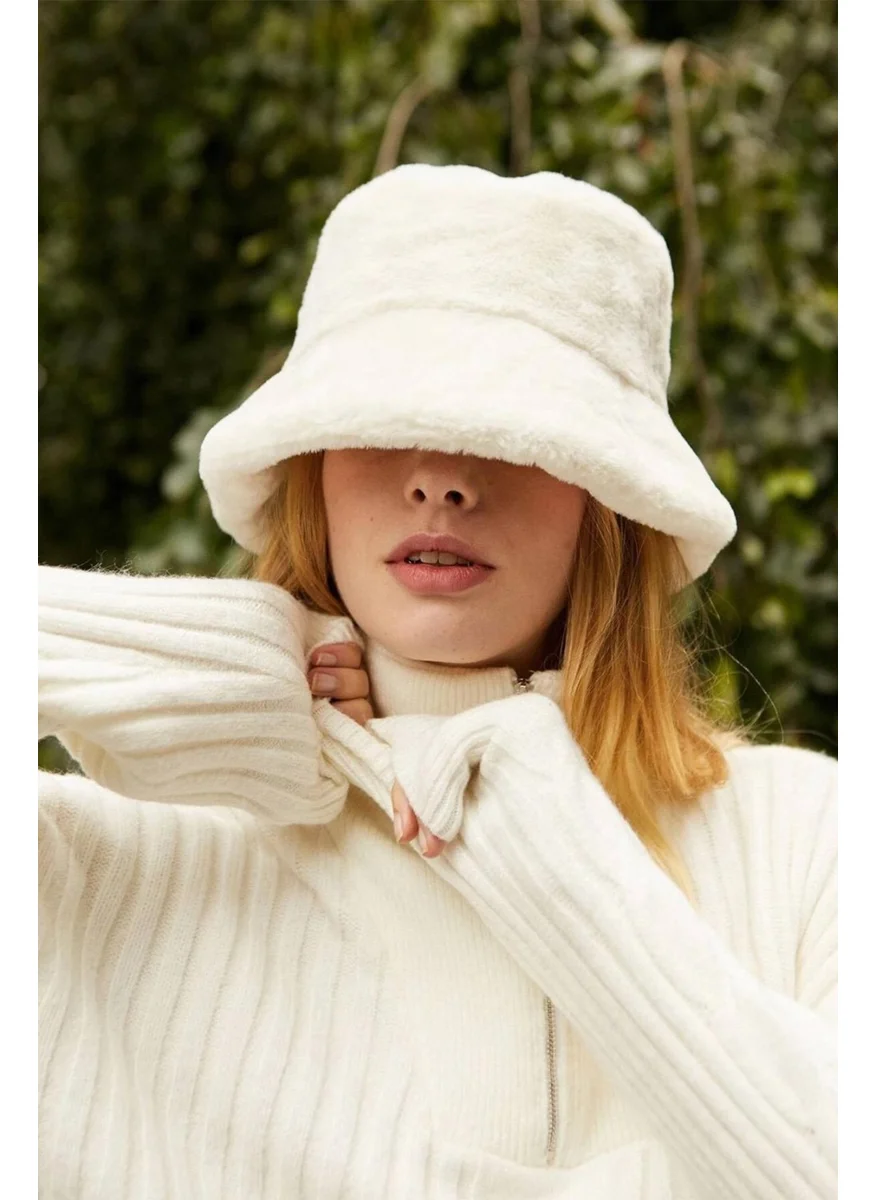 Bahels White Plush Soft Textured Bucket Hat