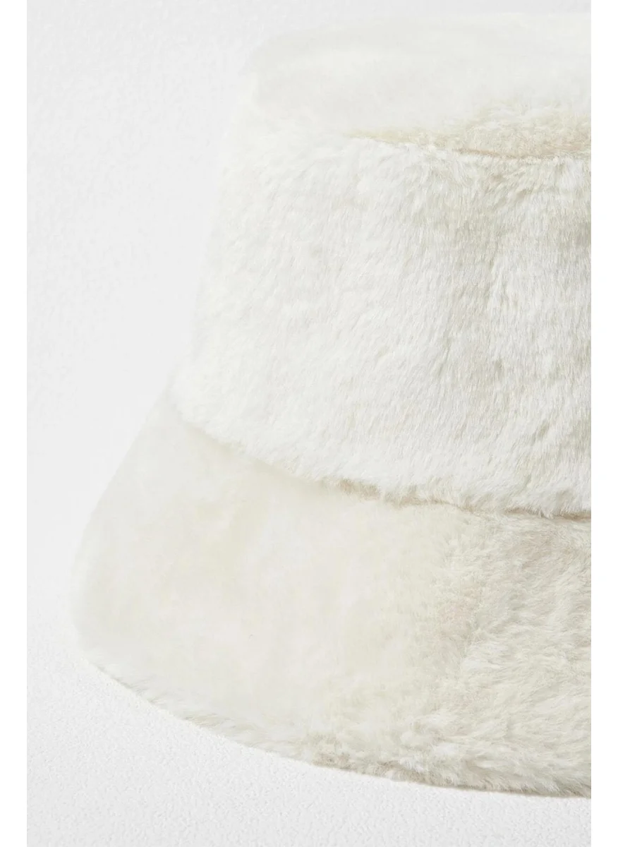 Bahels White Plush Soft Textured Bucket Hat