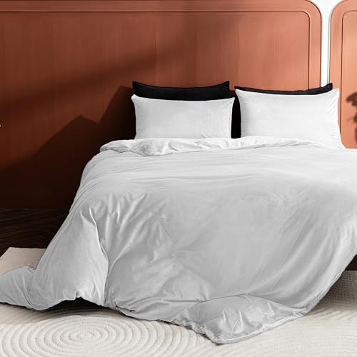 TELUS 2 Pack Zippered Velvet Standard Pillowcases, Super Soft and Cozy Luxury Fuzzy Flannel Pillow Cases with Zipper, 20x26 Inches, White - Image 3