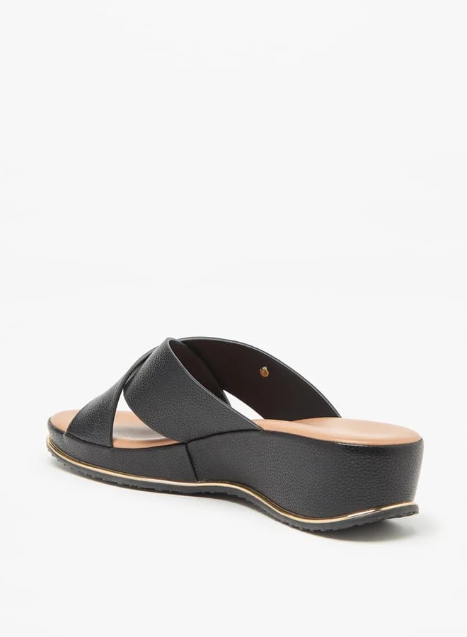 فلورا بيلا من شو إكسبرس صنادل نسائية بكعب ويدج بحزام متقاطع