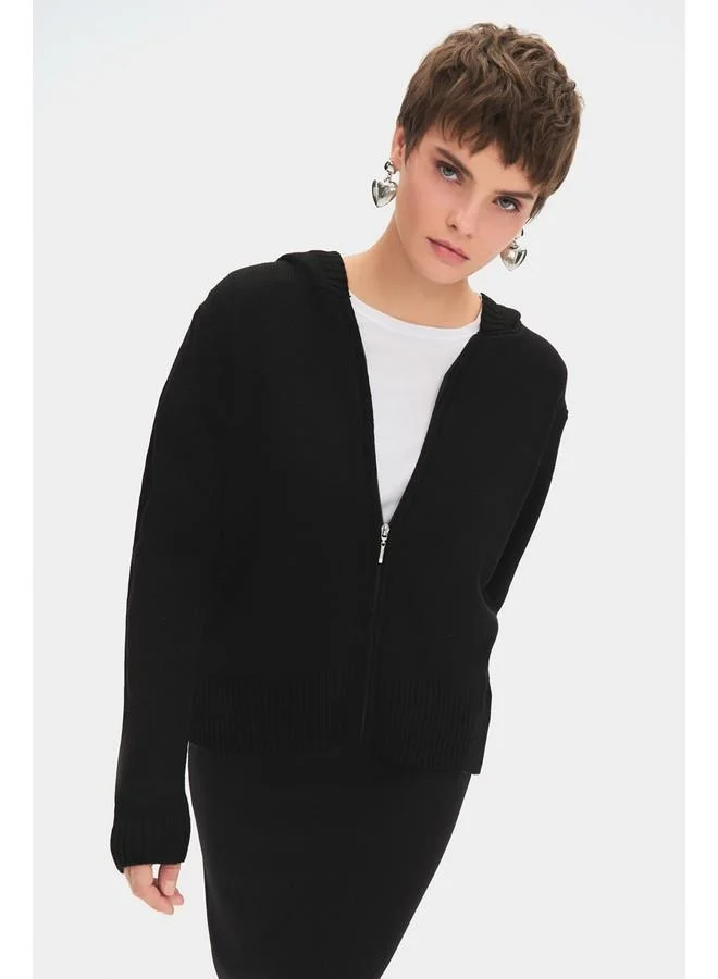 JUNE June Women Fitted Zippered Hooded Knitwear Cardigan Black