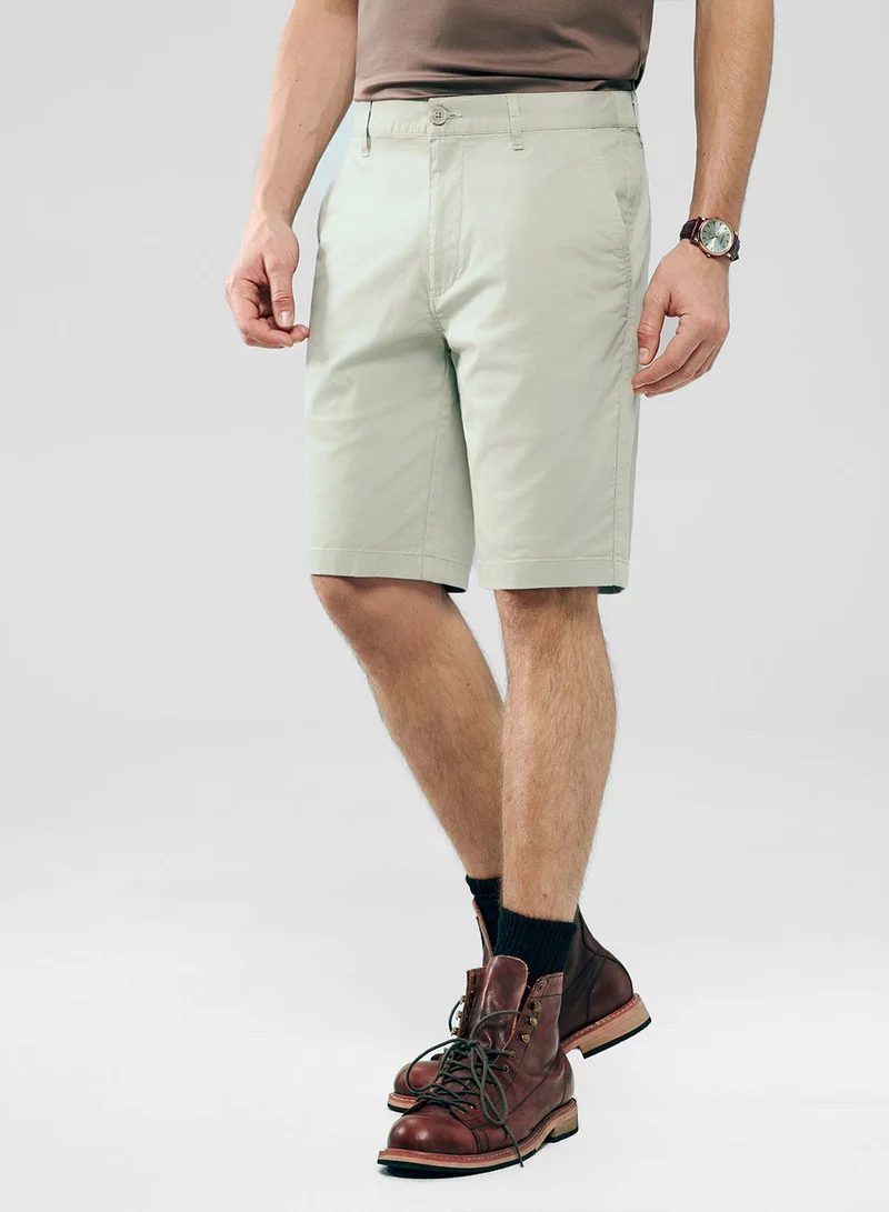 Men’s Slim Twill Bermuda Shorts with Stretch Waist