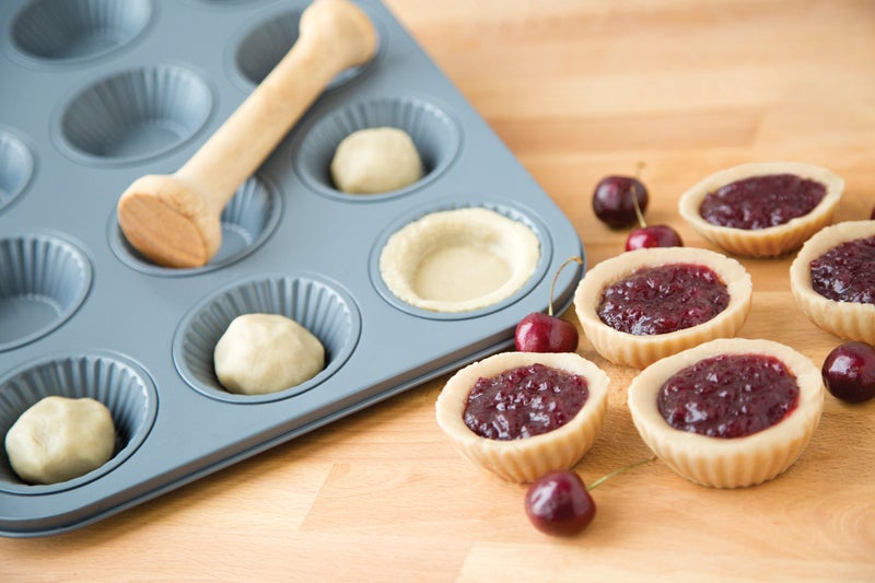 Fox Run Ribbed Tart Pan, 12-Cup, Preferred Non-Stick, 10.5 x 14 x 1 inches - Image 2