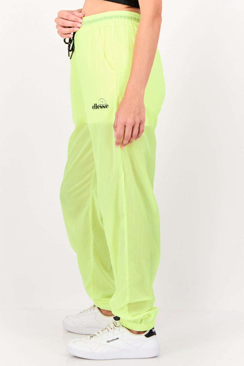 Ellesse بنطلونات تدريب رياضية للنساء من إليس x سمايلي بشعار العلامة التجارية، أصفر نيون - Image 2