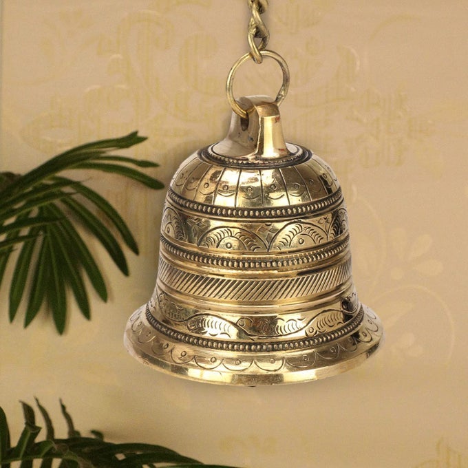 BRASS HANGING BELL WITH ANTIQUE J HOOKS METAL CHAIN FOR PORCHES DOORS MANDIRS IDEAL FOR HOME OUTDOOR DECOR HOUSEWARMING GIFT
