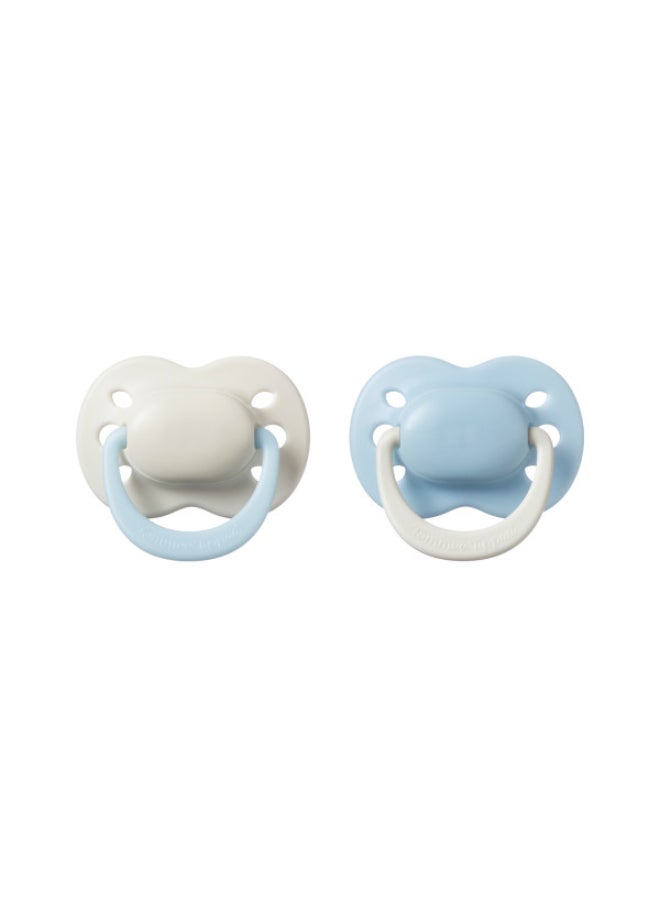 tommee tippee Newborn Soother, 0-2 Months, 4 Pack, Orthodontic Dummy, Extra Air Holes, Tiny Teat, 100% BPA Free, Steriliser Safe