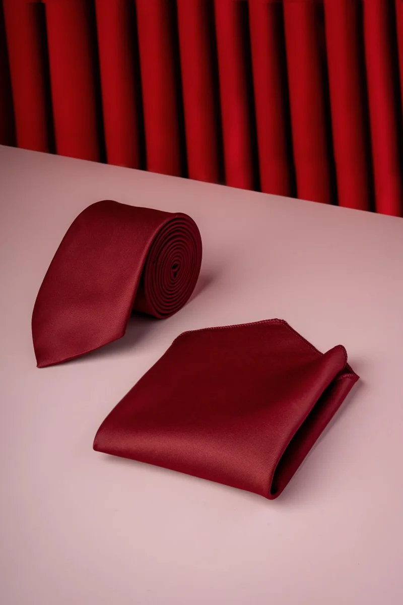 هاتيموغلو Claret Red Water and Stain Resistant 7 cm Tie and Handkerchief Set