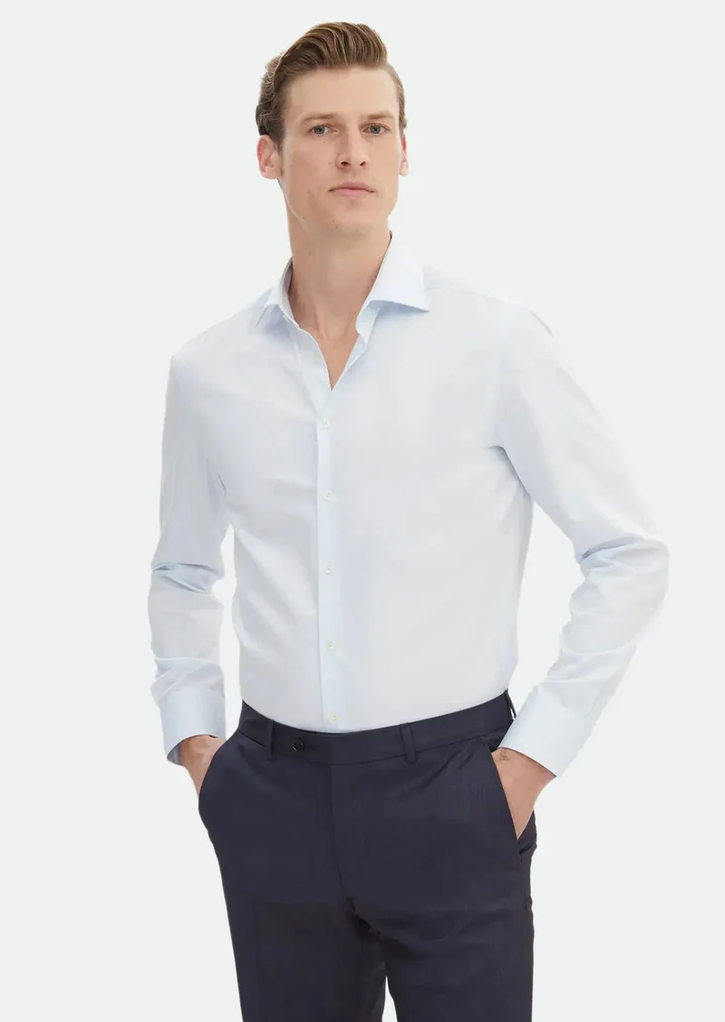 رامسي قميص قطني كلاسيكي سادة بلون أزرق فاتح، بقصة عادية، مصنوع من القطن بنسبة 100%