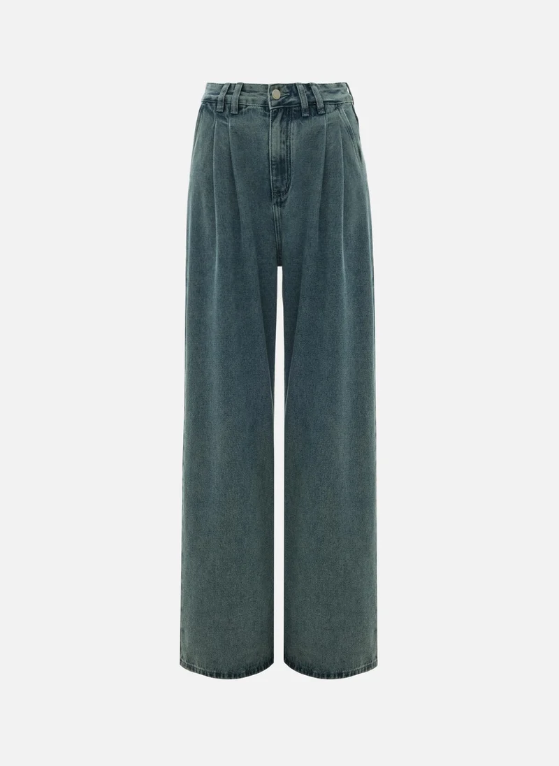 ليتشي جينز فضفاض مع طيات على الخصر