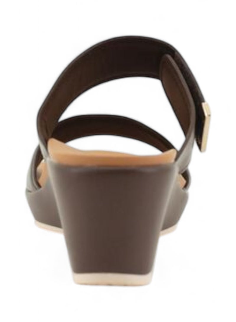 Bata Elegant Cross-Strap Wedge Sandal - Image 3