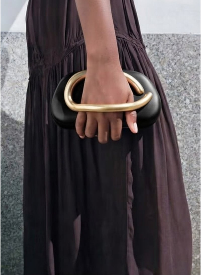 شنطة سهرة نسائية حقيبة كتف جلد صناعي بتصميم عصري مع مقبض معدني ذهبي مميز للمناسبات - Image 2