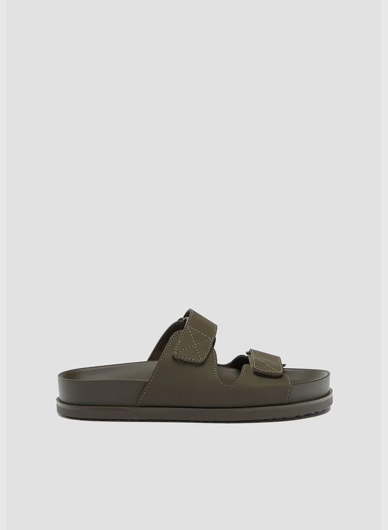 PULL&BEAR Flat Hook-And-Loop Strap Sandals