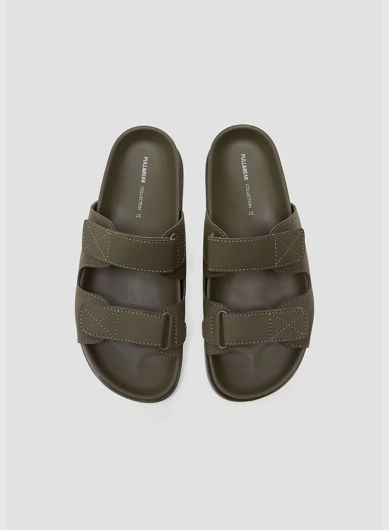 PULL&BEAR Flat Hook-And-Loop Strap Sandals