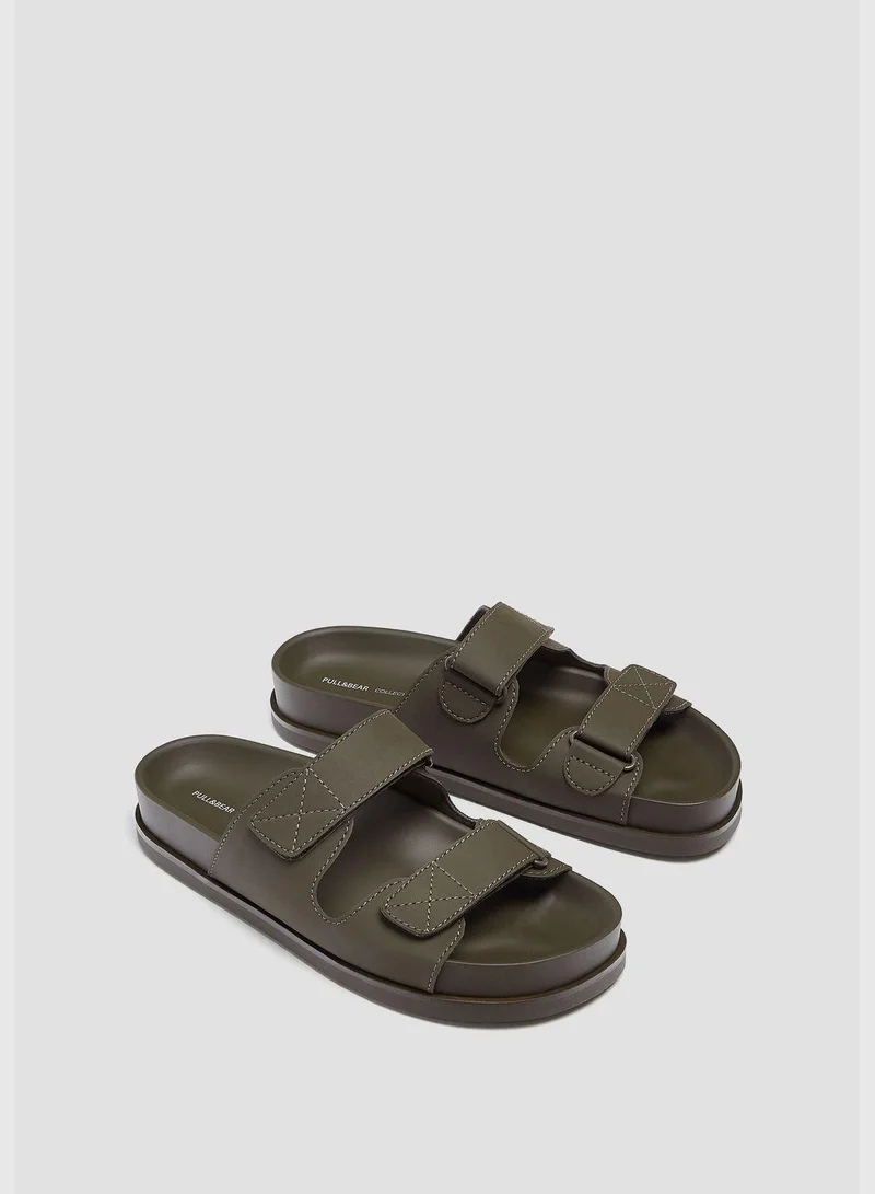 PULL&BEAR Flat Hook-And-Loop Strap Sandals