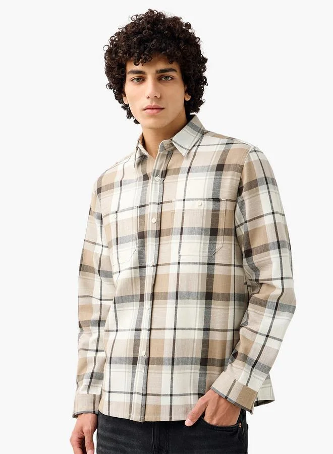 Lee Cooper Men Regular Fit Collared Checked Long Sleeves Shirt
