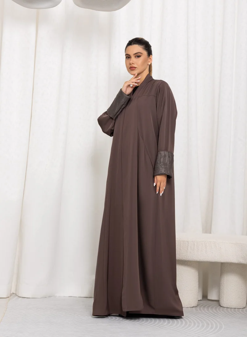 نيكياس قماش ندا مع قصات وجيوب، طي جاكار على الأكمام