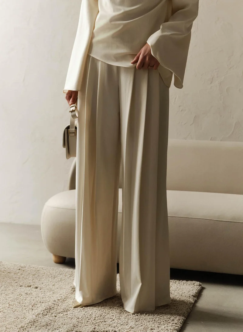 Lichi Loose-fitting trousers with large pleats on the waistband