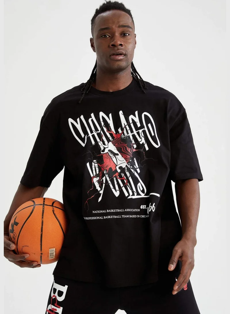 DeFacto Oversize Fit Short Sleeve NBA Chicago Bulls Printed T-Shirt