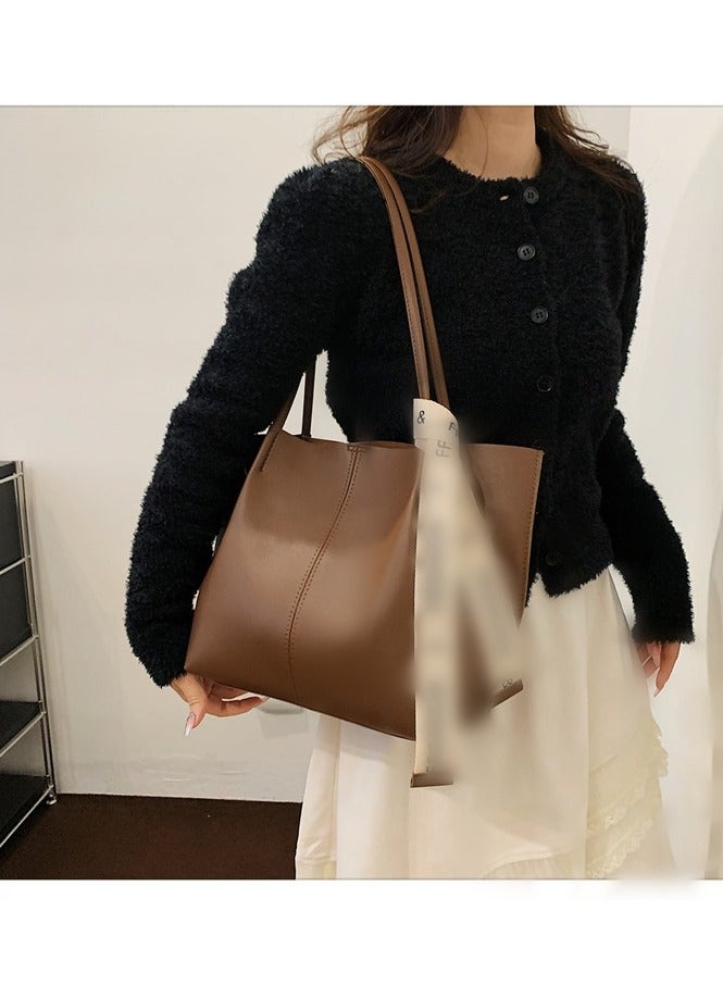 Women's One-shoulder Tote Bag Leather Handbag Women's Large Capacity Bucket Bag Fashion Travel Messenger Shoulder Bag Suitable for Women Female College Students (Brown) - Image 3