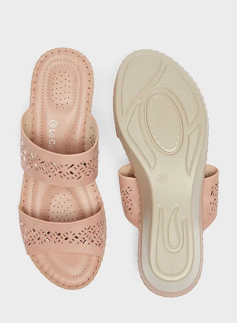 لو كونفورت Double Strap Wedge Sandal