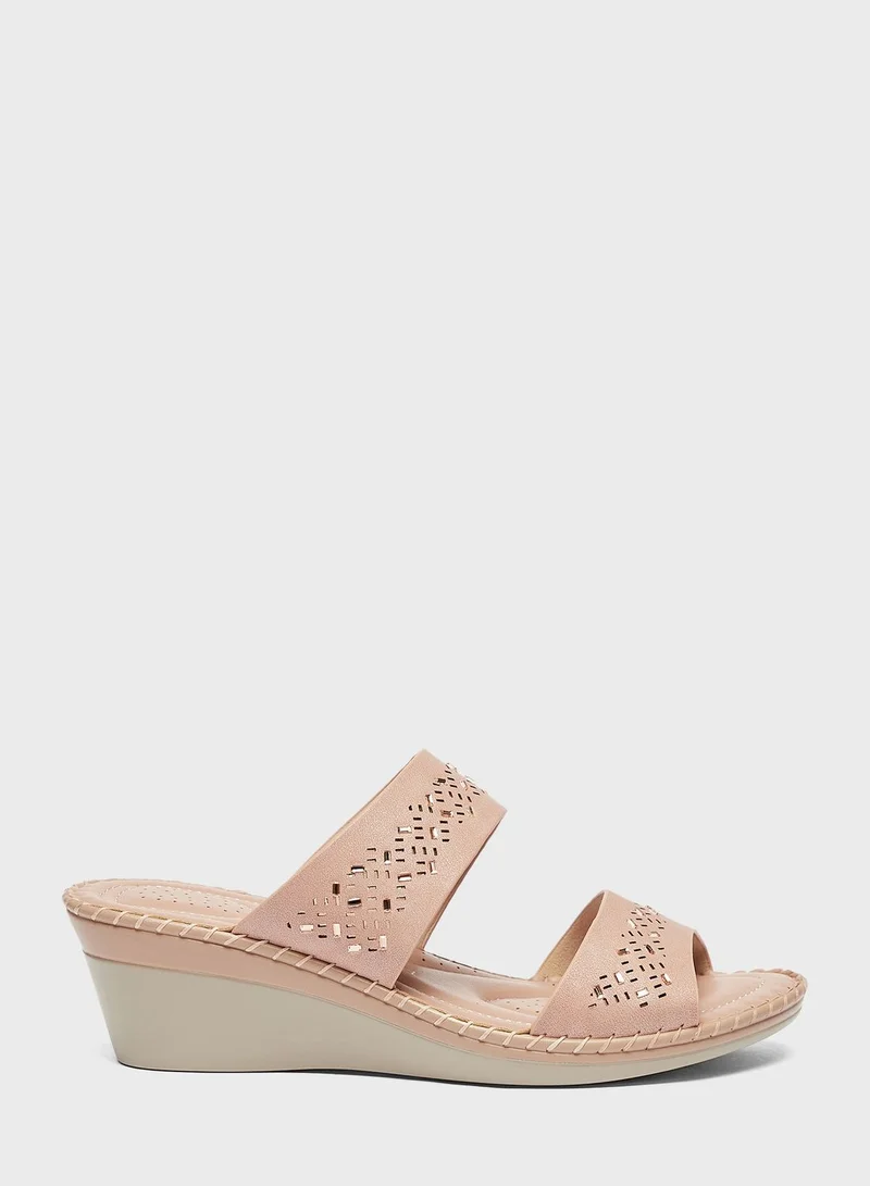 لو كونفورت Double Strap Wedge Sandal