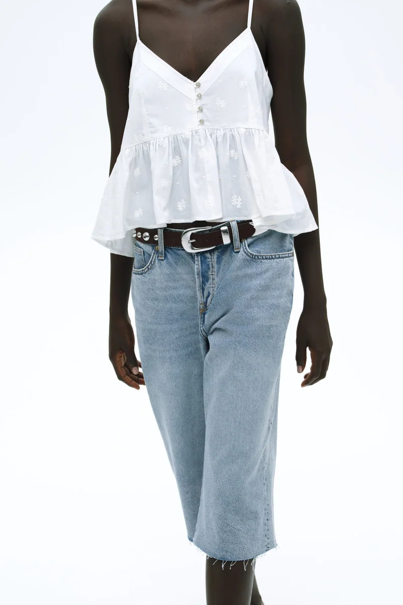 اتش اند ام شورت دنيم بطول الركبة