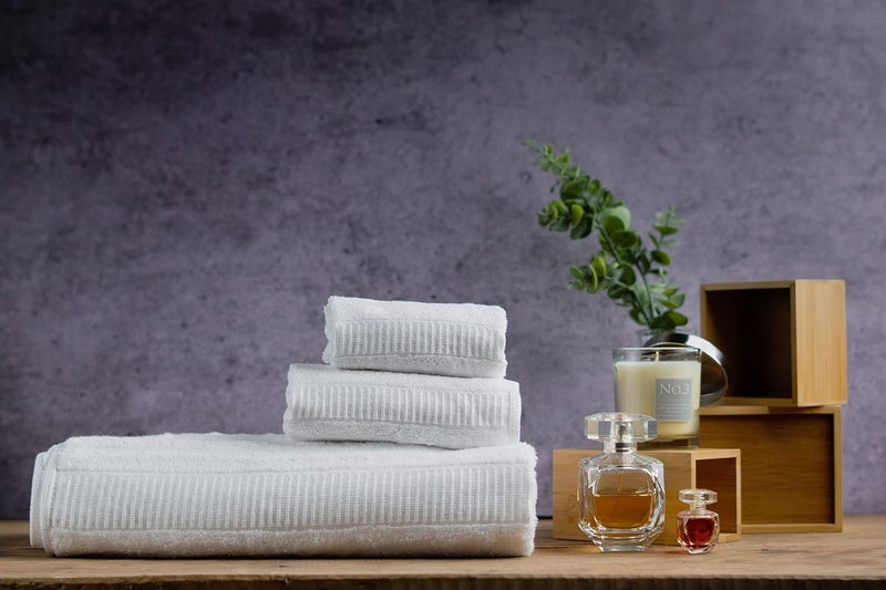 Mush مجموعة مناشف فاخرة من الخيزران 3 قطع | ناعمة للغاية، ماصة ومضادة للميكروبات 600 GSM (منشفة استحمام، منشفة يد ومنشفة وجه) مثالية للاستخدام اليومي والهدايا (أبيض) - Image 4