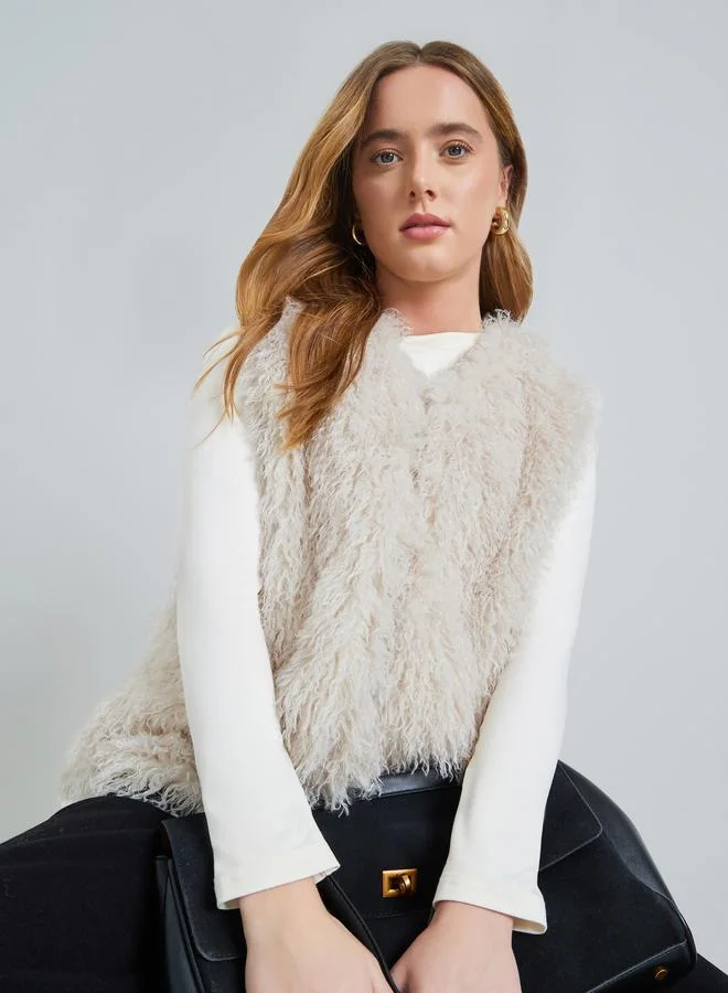 تايك تو Women's Solid Sleeveless Fake Fur Coat