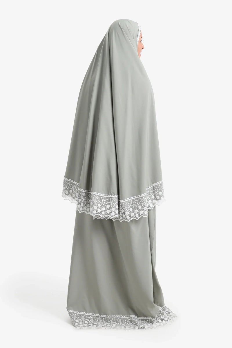 Carina Prayer Set with Lace Trim - Image 4