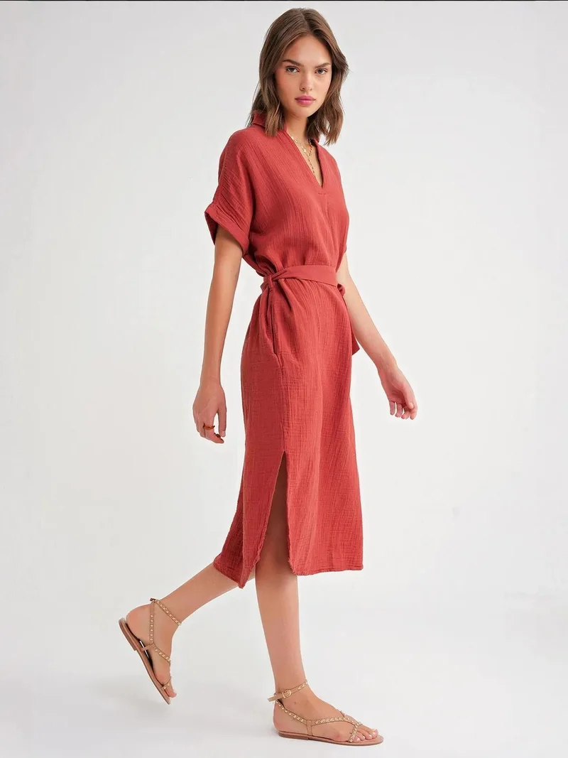 ميكسراي فستان ميدي بأكمام قصيرة وحزام