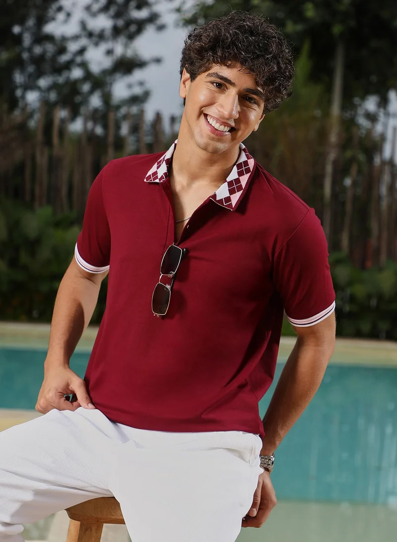 Campus Sutra Campus Sutra Men Block Argyle-Knit Polo T-Shirt | Jacquard Polo Neck Short Tipping Cuffed Sleeves | Half-Button Closure | Colourblock Plain | Knitted Fabric For Casual & Daily Wear | Wine Red