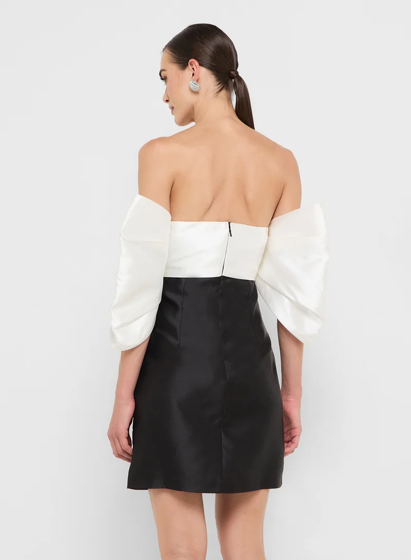 جينجر بوتيك eclat luxe off shoulder exaggerated sleeves dresss