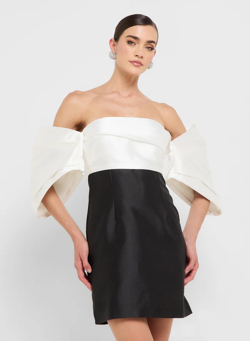 جينجر بوتيك eclat luxe off shoulder exaggerated sleeves dresss