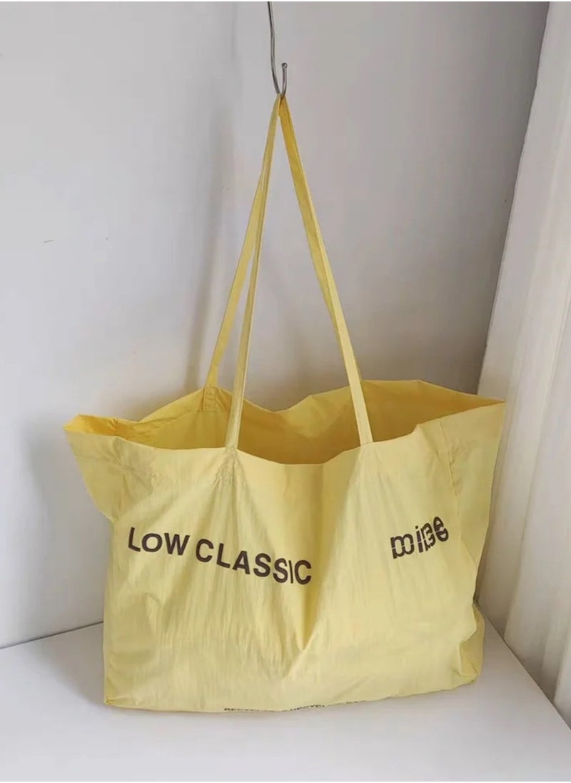 ال سي حقيبة كتف قماشية خفيفة الوزن LOWCLASSIC حقيبة كتف مطبوع عليها حروف  - Image 2