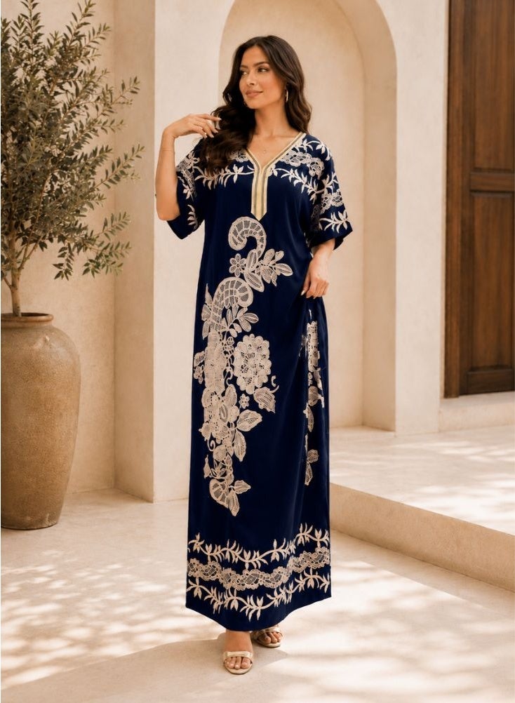 كمفورت جلابية رمضانية طويلة مطرزة باللون الأزرق الداكن للنساء، بلمسة نهائية تقليدية فاخرة - Image 1