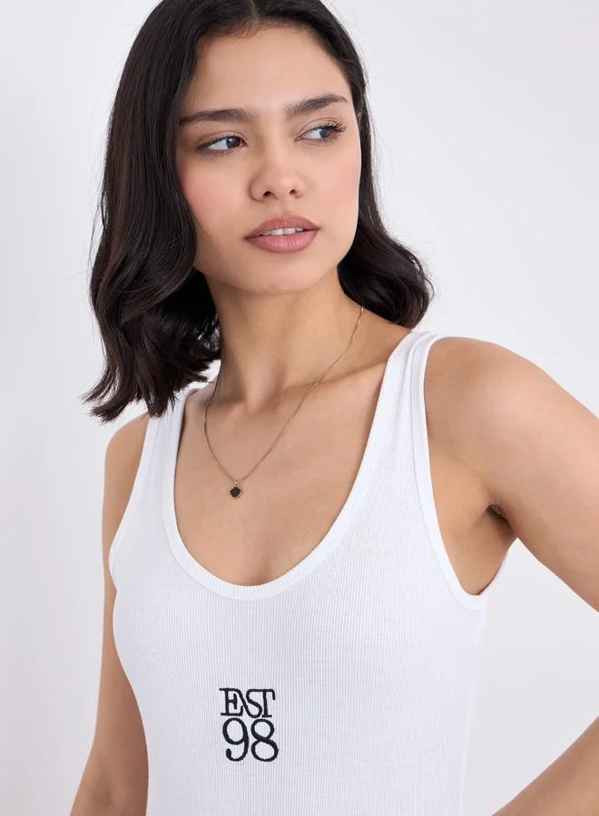 Styli Styli White Embroidered Ribbed Bodysuit