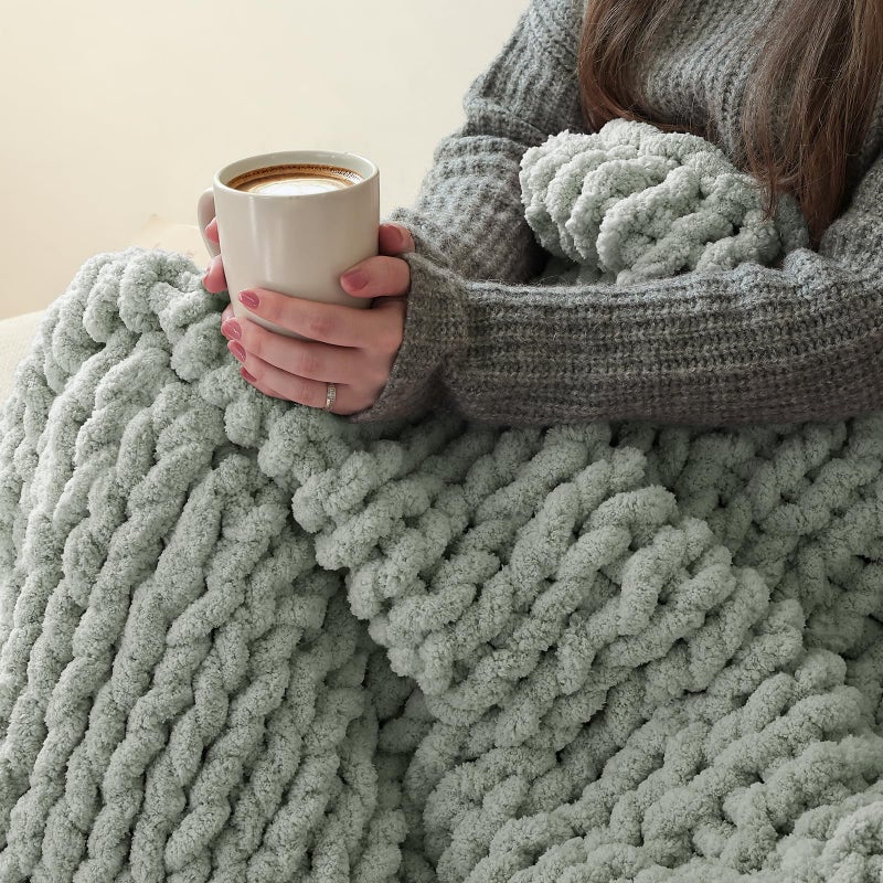 mellobello خيوط ميلوبيلو جامبو السميكة للحياكة اليدوية - خيوط شنيلا سميكة للغاية للتCrocheting - بطانية فاخرة ناعمة للغاية خيوط كبيرة 8 عبوات جامبو (27 ياردة، 8 أوقيات لكل خيط) أخضر مريمي - Image 3