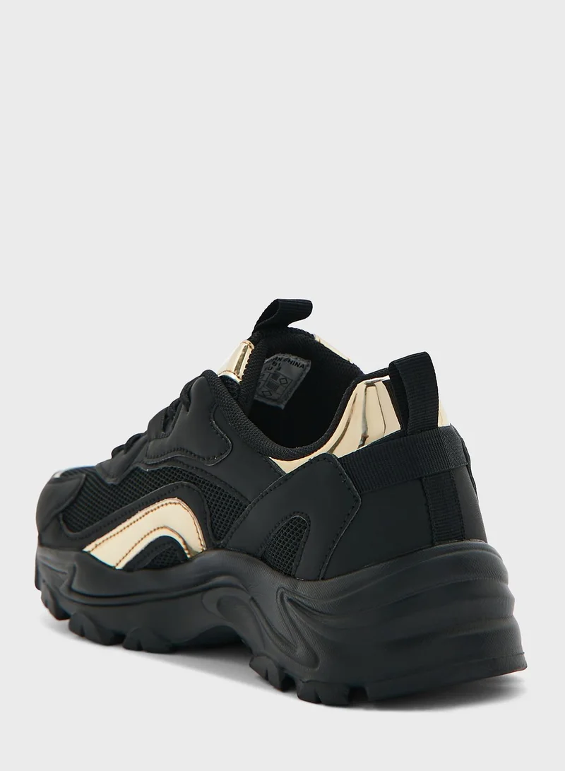 Ginger Curved Detail Sneaker