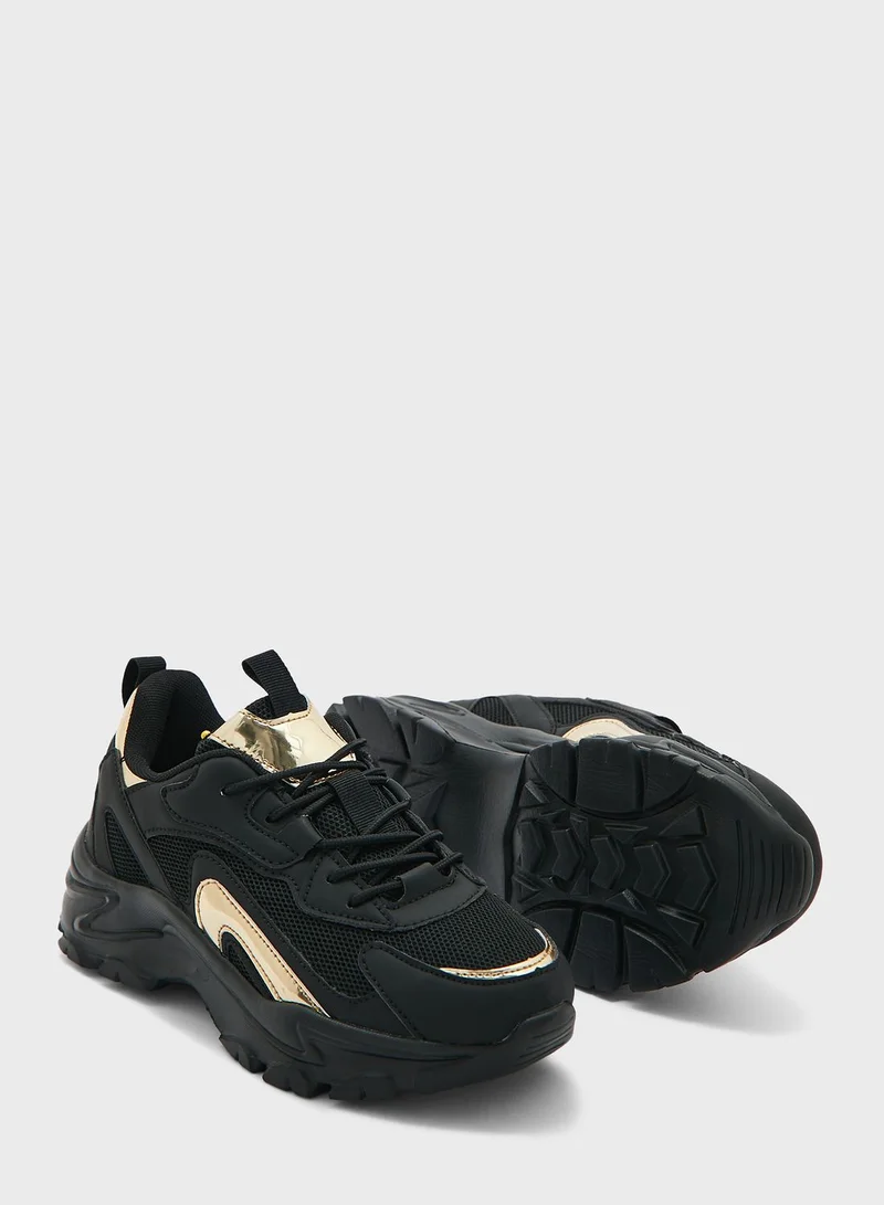 Ginger Curved Detail Sneaker