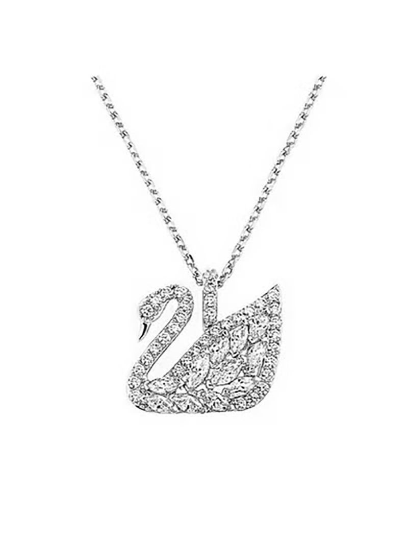 Swan قلادة فضية مزينة بالألماس على شكل بجعة، تصميم كلاسيكي وأنيق