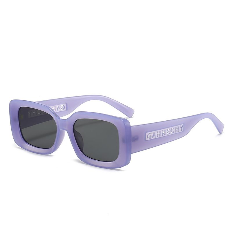 Sunglasses With Rivets Style UV Protection For Men Women - Image 1