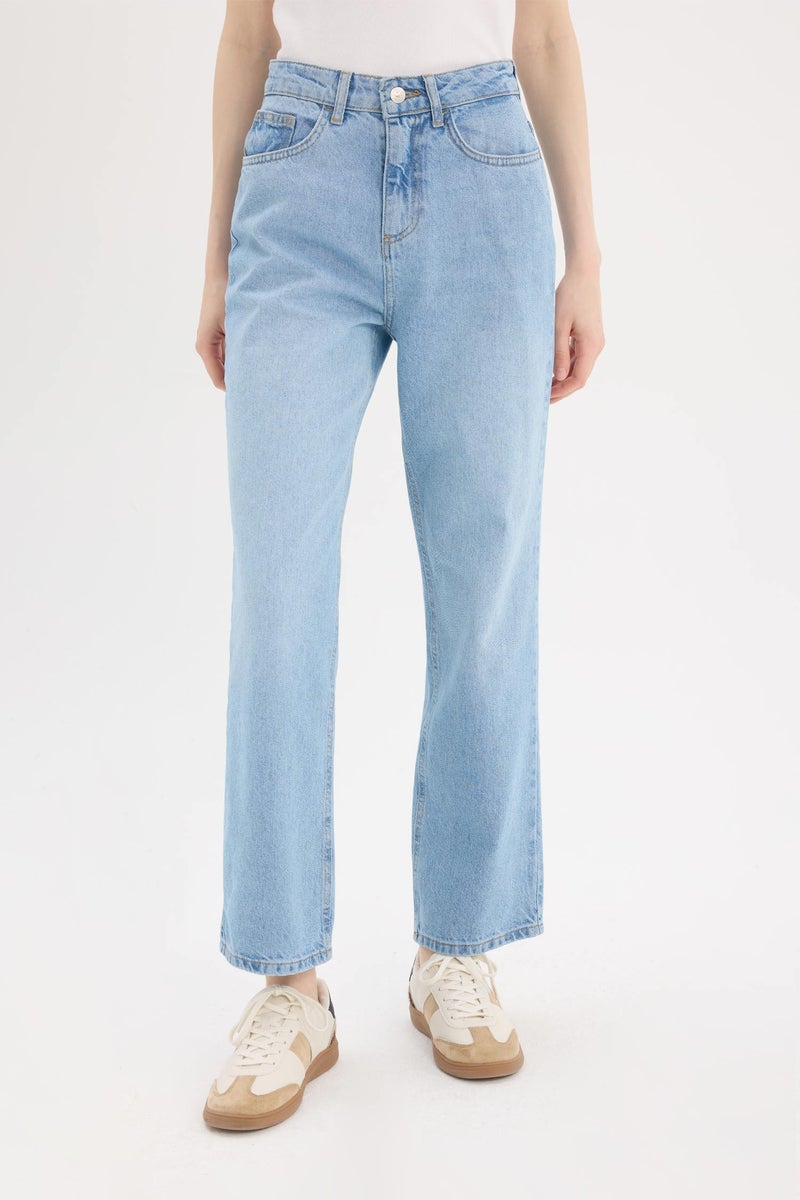 DeFacto Woman Straight Fit High Waist Ankle Length Washed Jeans - Image 1