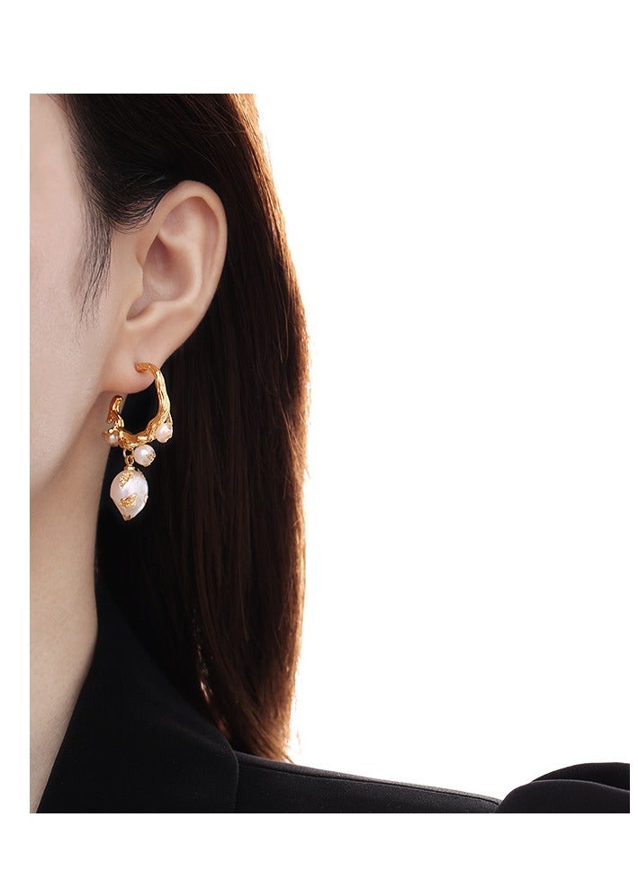 SYOSI أقراط اللؤلؤ، أقراط لؤلؤ مطلية بالذهب عيار 18 قيراطًا على شكل دمعة للنساء، أقراط متدلية من اللؤلؤ الباروكي الحقيقي للمياه العذبة على شكل نصف دائرة، أقراط لؤلؤ يومية متدلية للفتيات المراهقات وأقراط الزفاف - Image 2