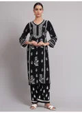 الايا black